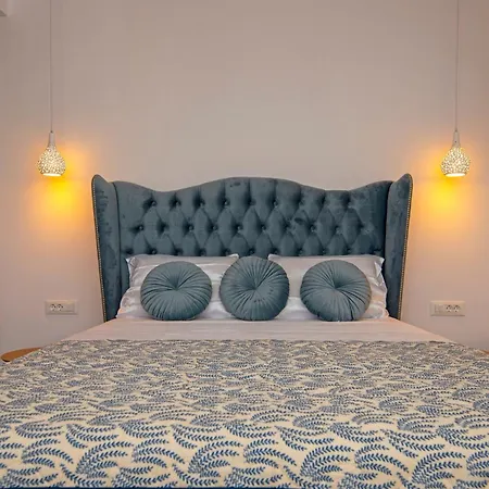 Le Palme Rhodes شاراكي
