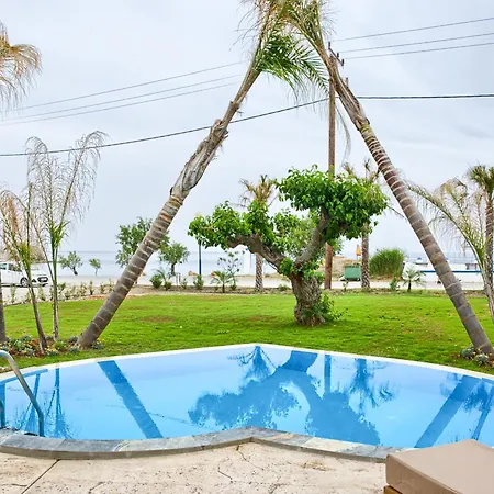 Le Palme Rhodes شاراكي