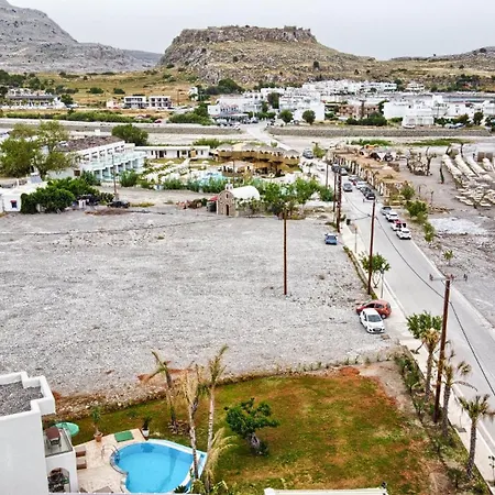 Le Palme Rhodes فيلة شاراكي